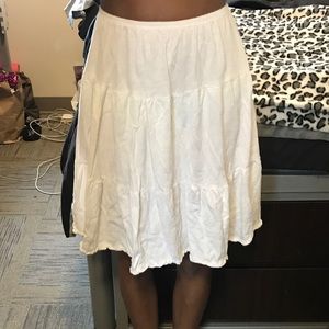 Mid length skirt, white